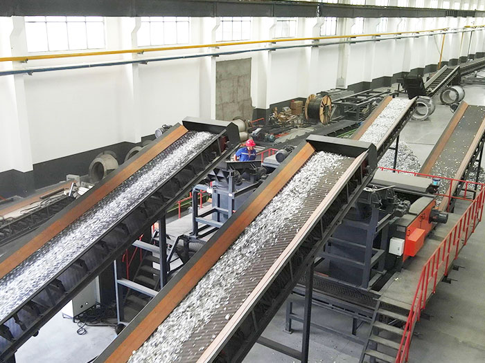 貴州某地河卵石制砂現(xiàn)場